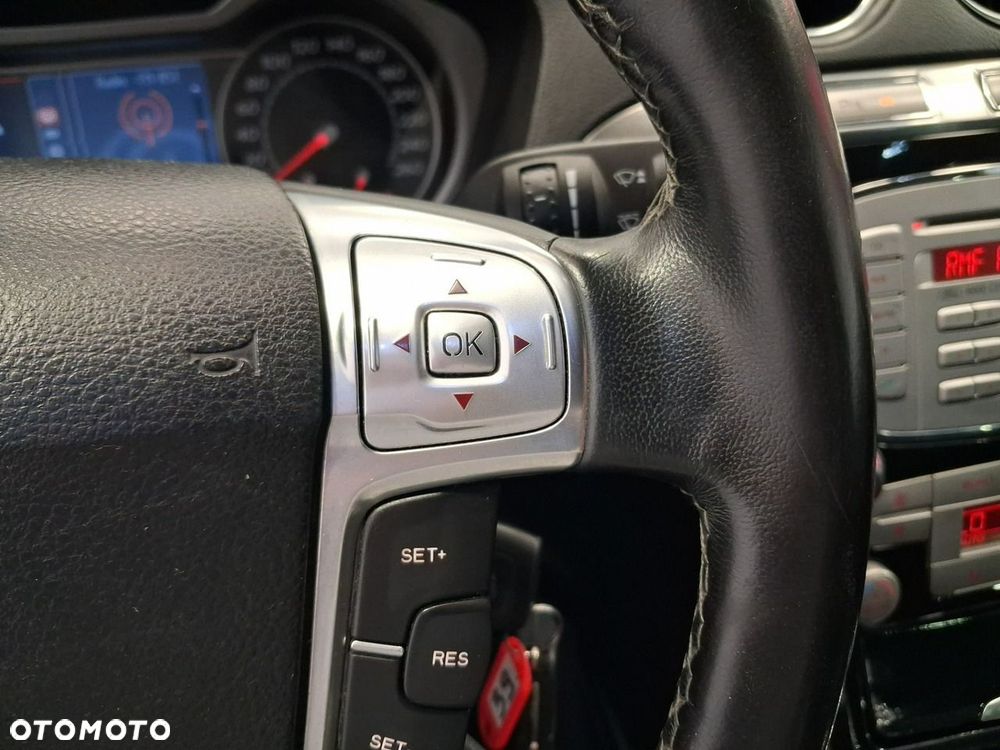 Ford S-Max - 16