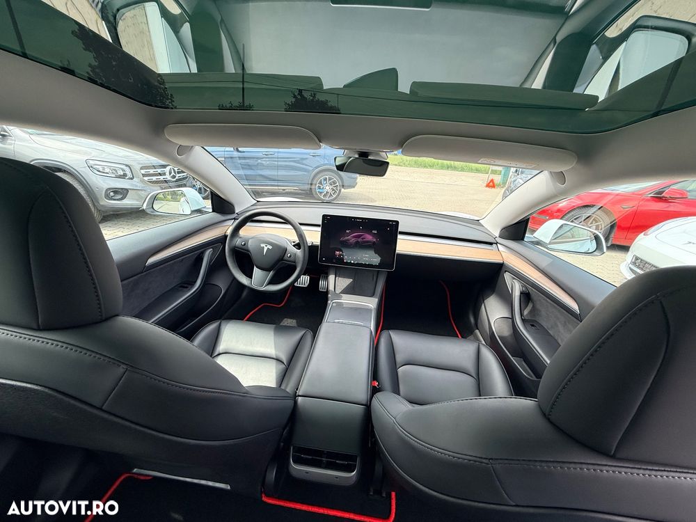 Tesla Model 3 - 9