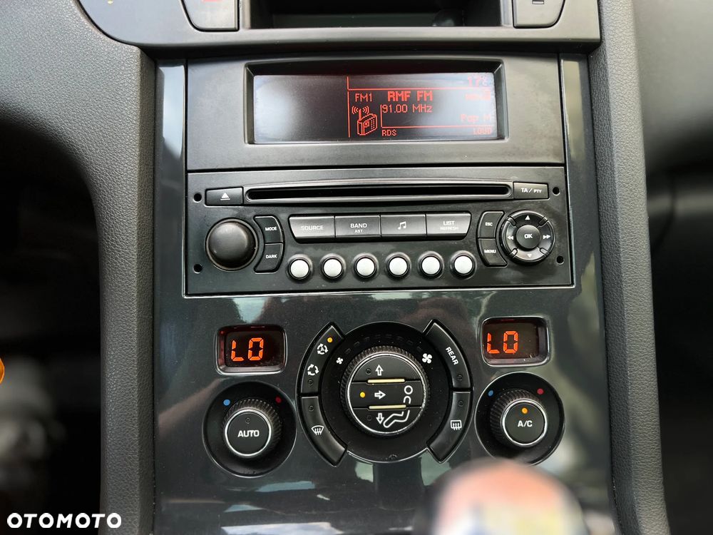 Peugeot 5008 1.6 HDi Premium - 24