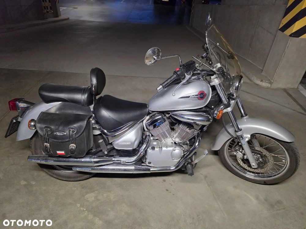 Suzuki Intruder - 2
