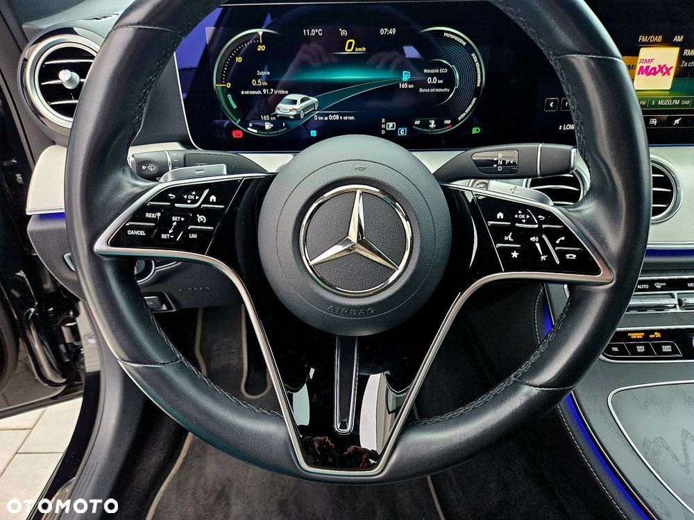 Mercedes-Benz Klasa E 220 d 4-Matic 9G-TRONIC - 25
