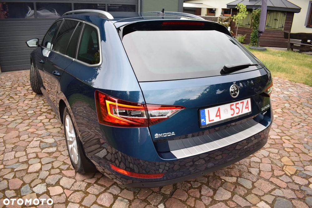 Skoda Superb 2.0 TDI 4x4 DSG Premium Edition - 10