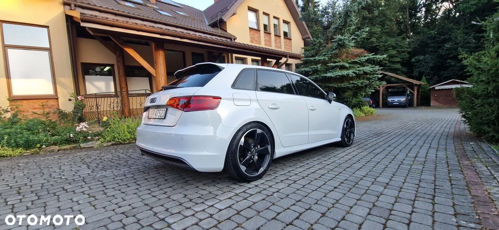 Audi A3 Sportback - 3