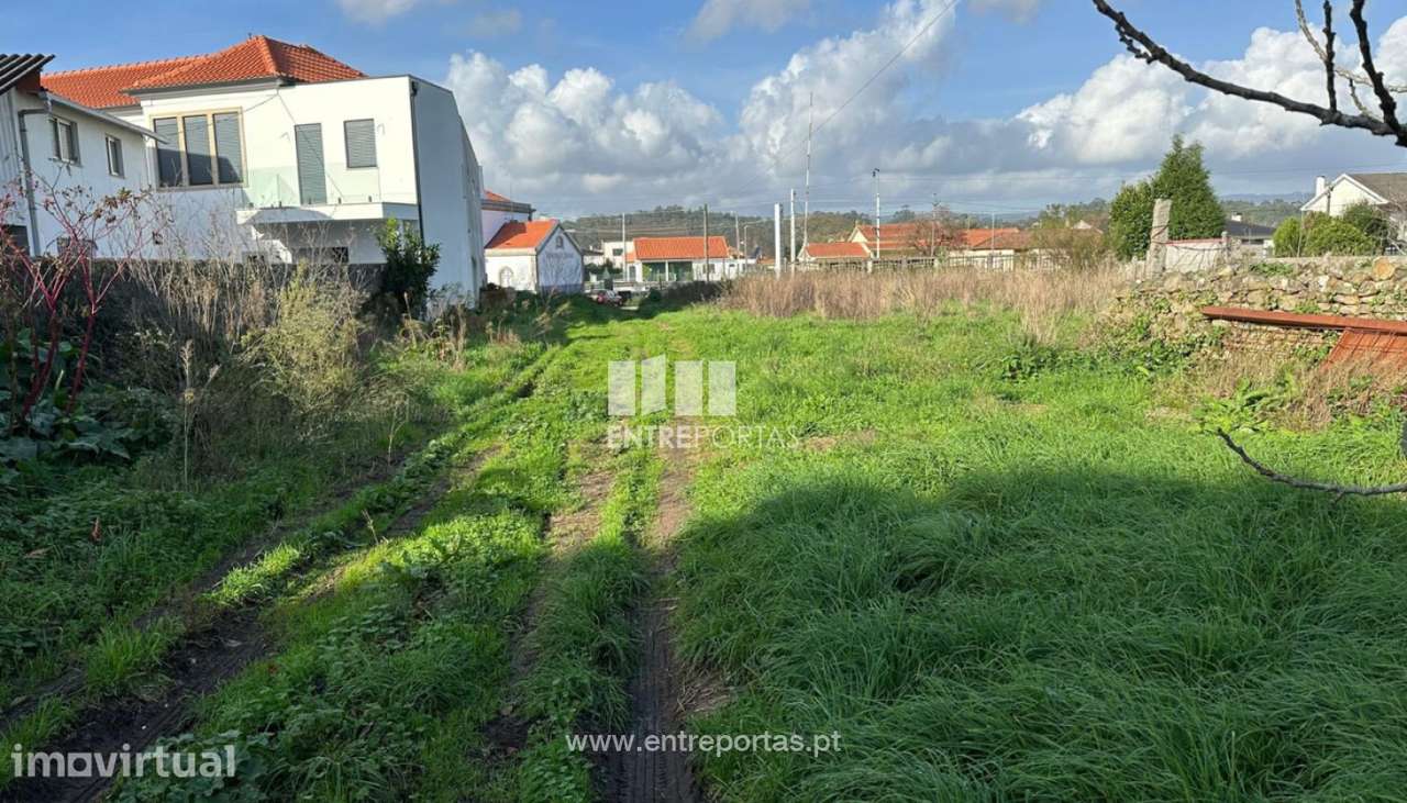 Venda de terreno para construção com 1210m², S. Pedro da Torre, Val - Grande imagem: 3/7