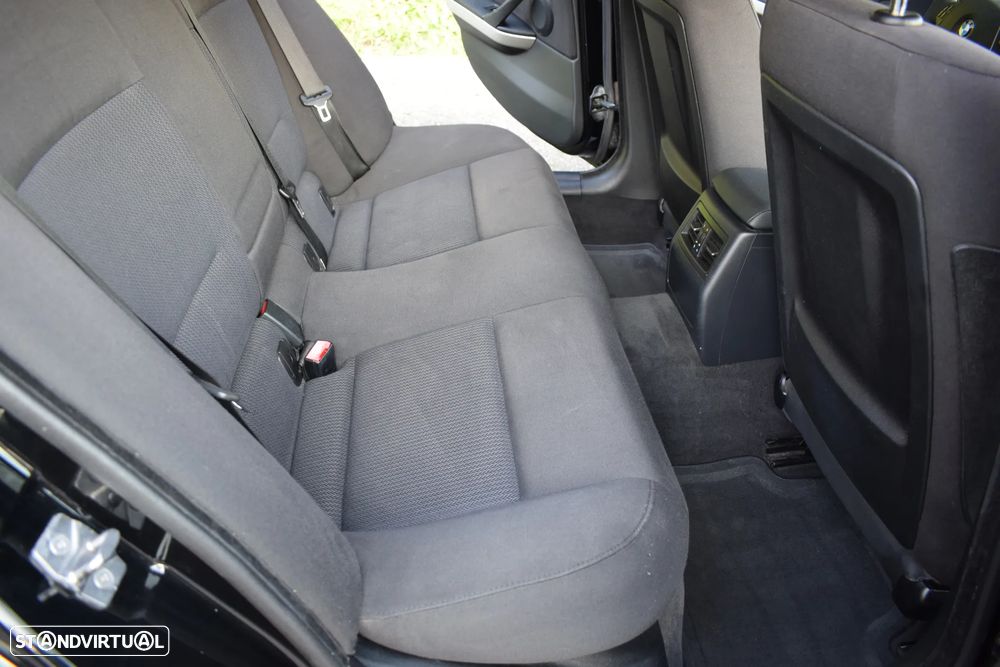 BMW 318 d Navigation Sport - 7