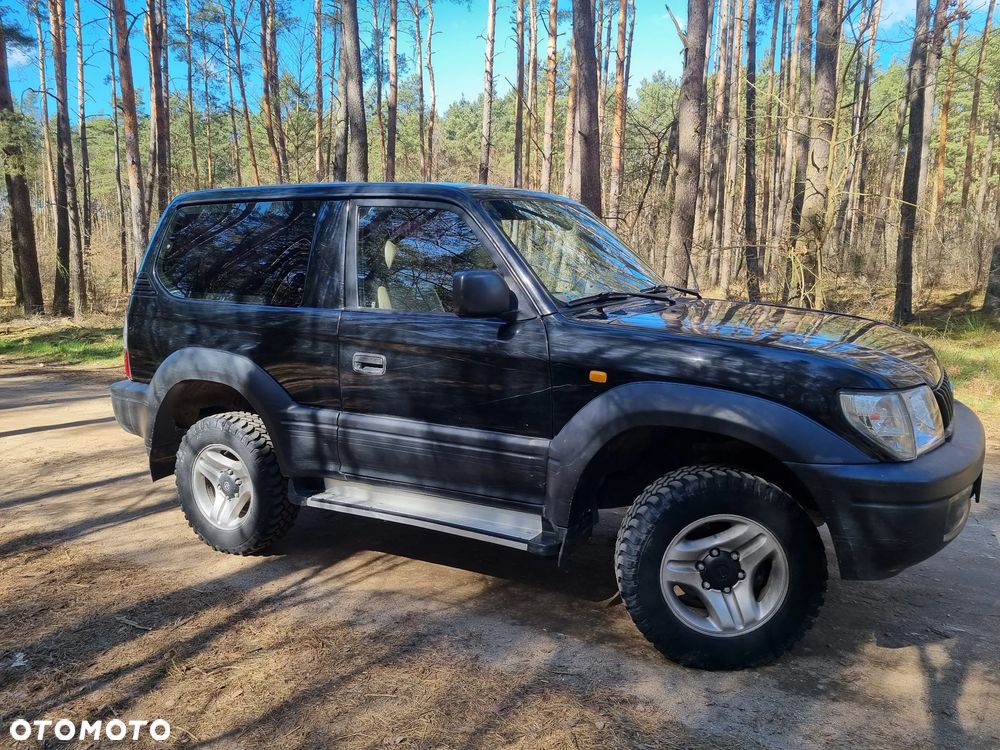 Toyota Land Cruiser - 32