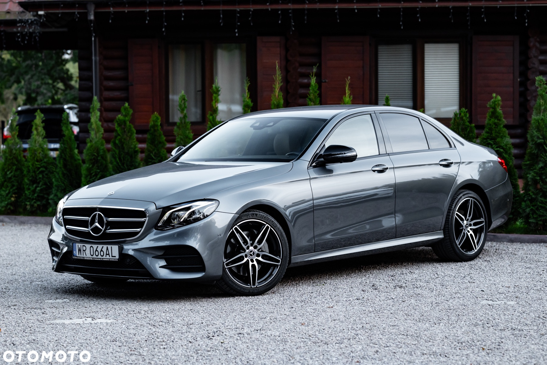 Mercedes-Benz Klasa E 200 4Matic 9G-TRONIC - 3