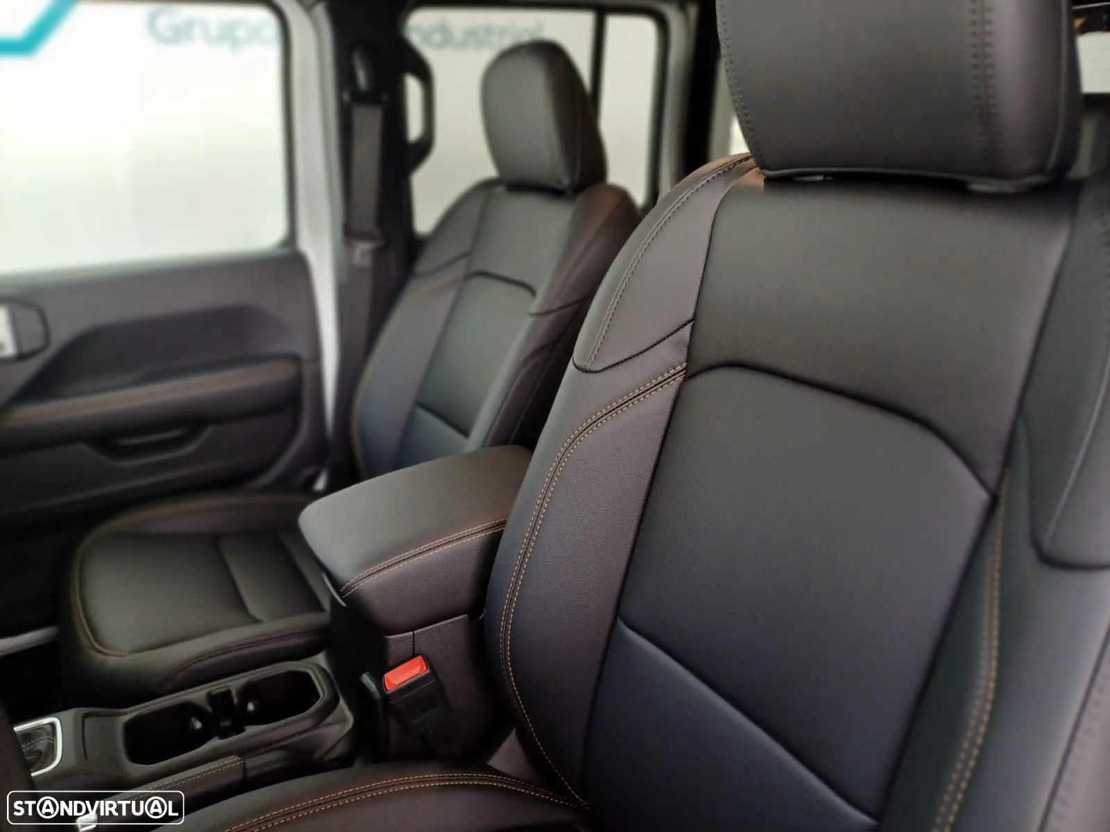 Jeep Wrangler - 7