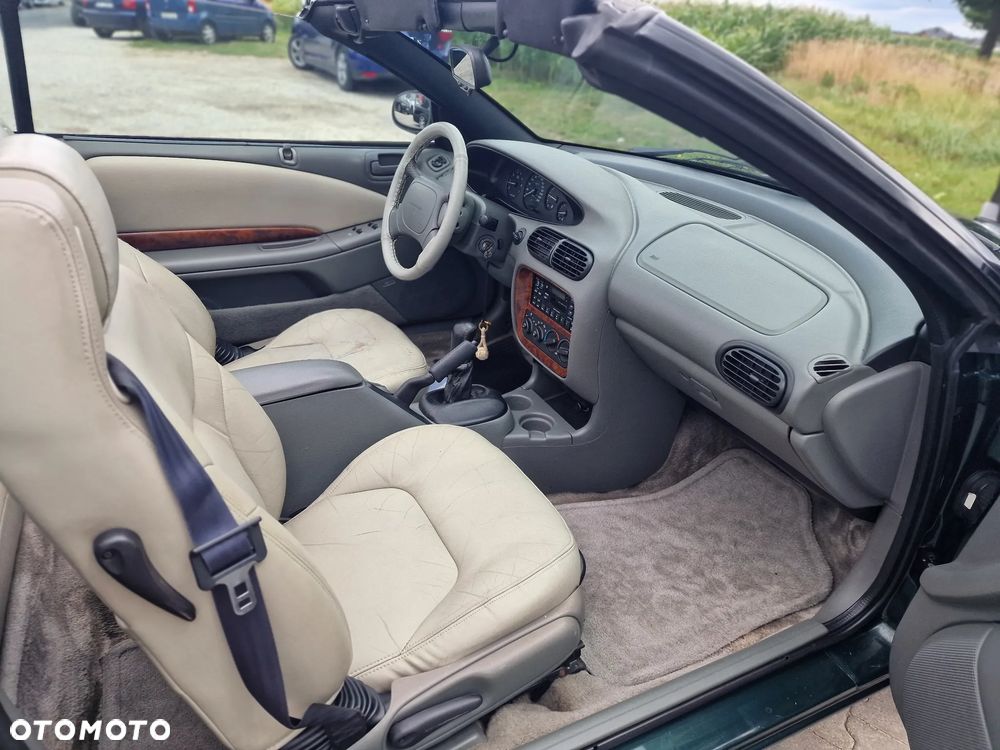 Chrysler Stratus LX 2.0 - 19