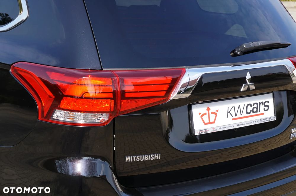 Mitsubishi Outlander 2.0 4WD Plus - 18