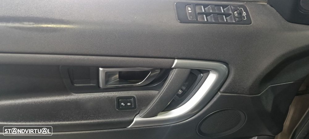 Land Rover Discovery Sport 2.0 D AWD R-Dynamic S - 14