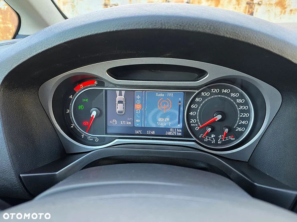Ford Galaxy 2.2 TDCi Titanium - 29