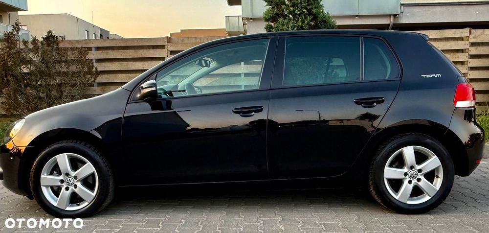 Volkswagen Golf 2.0 TDI DPF BlueMotion Technology Team - 19