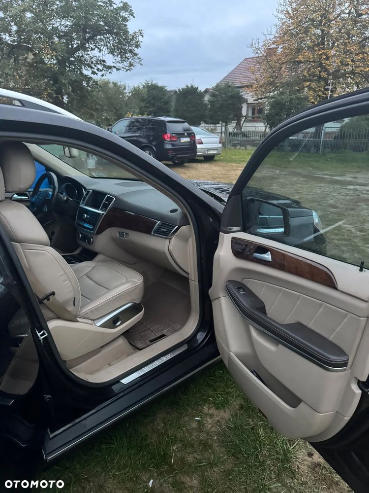 Mercedes-Benz GL 350 BlueTec 4-Matic - 13