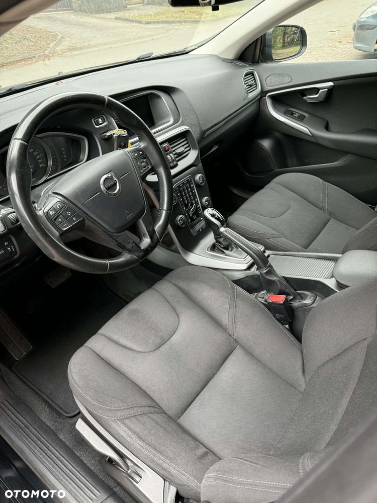 Volvo V40 D2 Geartronic Momentum - 10