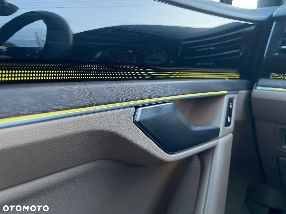 Volkswagen Touareg 3.0 V6 TDI SCR 4Mot Atmosphere - 24