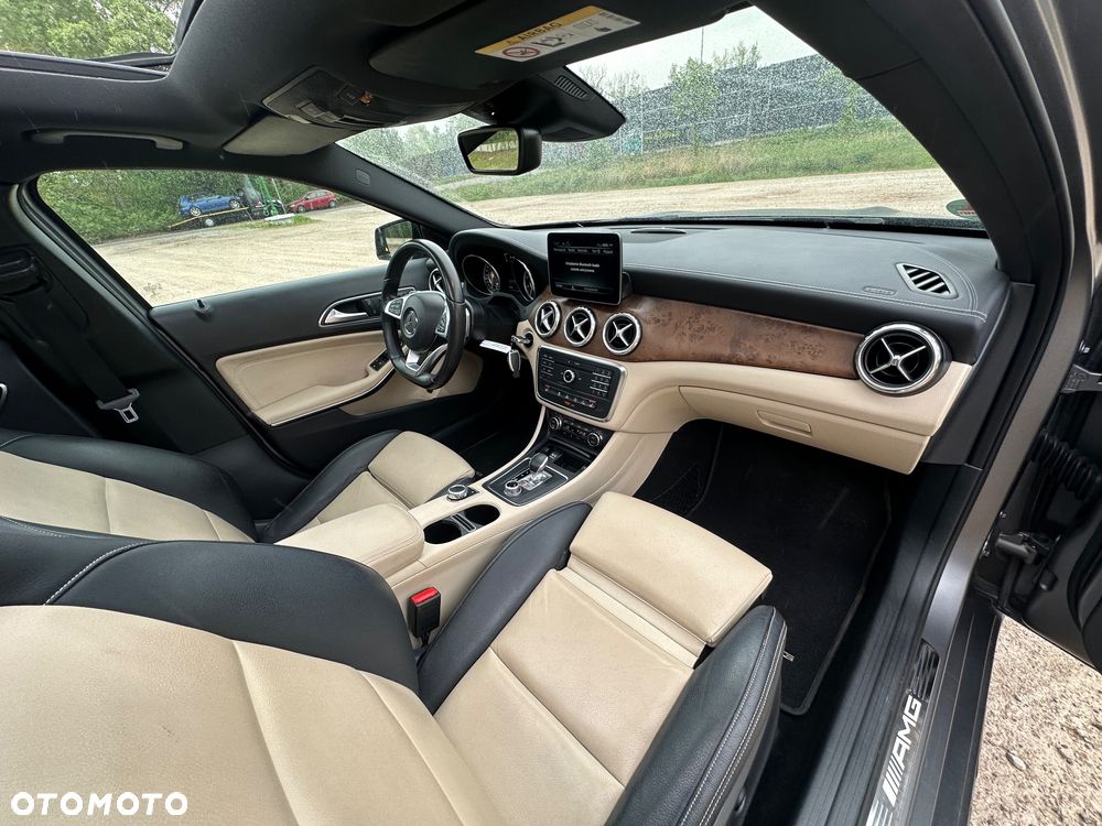 Mercedes-Benz GLA AMG 45 4Matic AMG Speedshift 7G-DCT - 32
