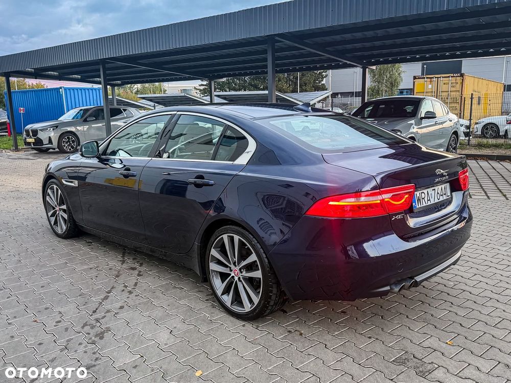 Jaguar Xe 2015 photo 5