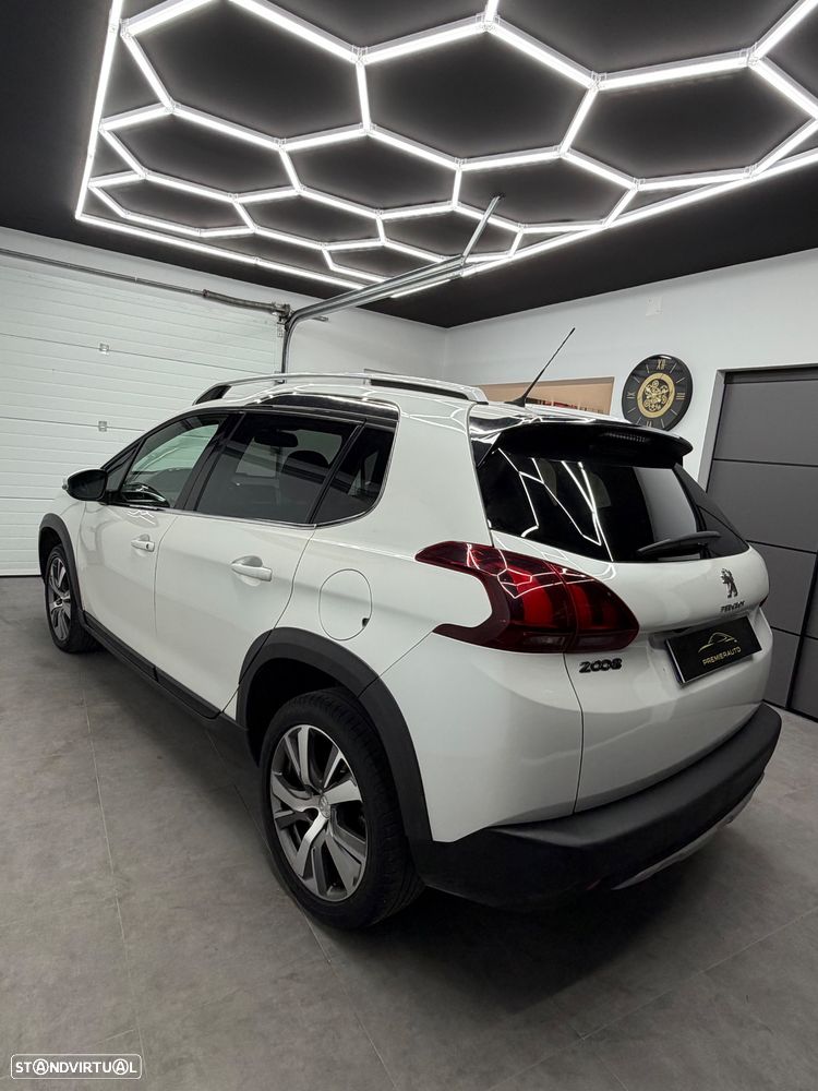 Peugeot 2008 1.2 PureTech Allure - 5