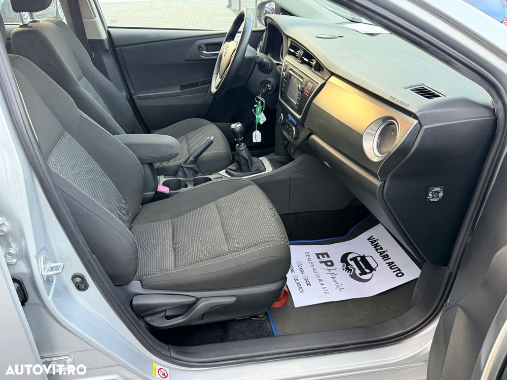 Toyota Auris 1.4 D-4D Unique - 17