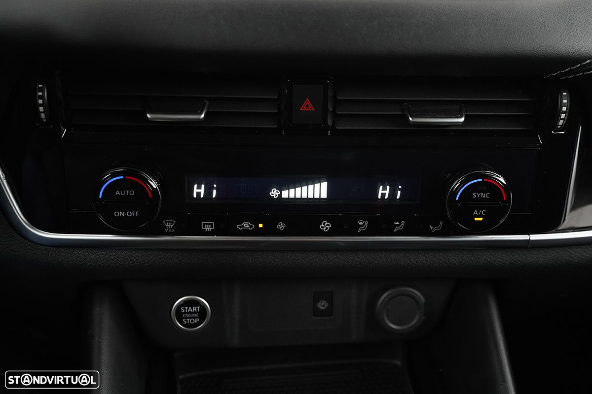 Nissan Qashqai 1.3 DIG-T N-Connecta Xtronic - 13