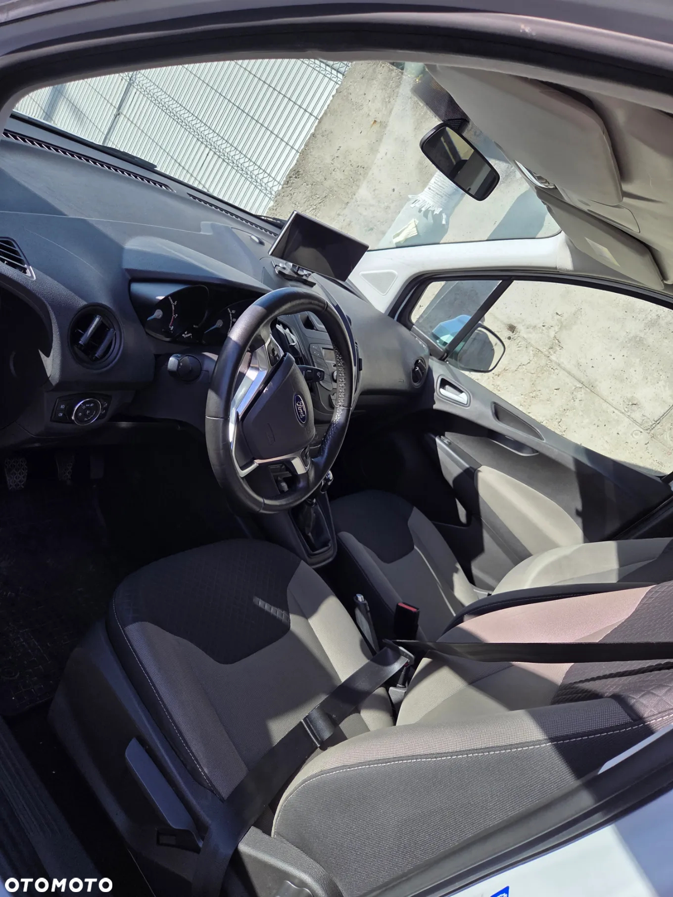 Ford Tourneo Courier 1.0 EcoBoost Titanium - 6