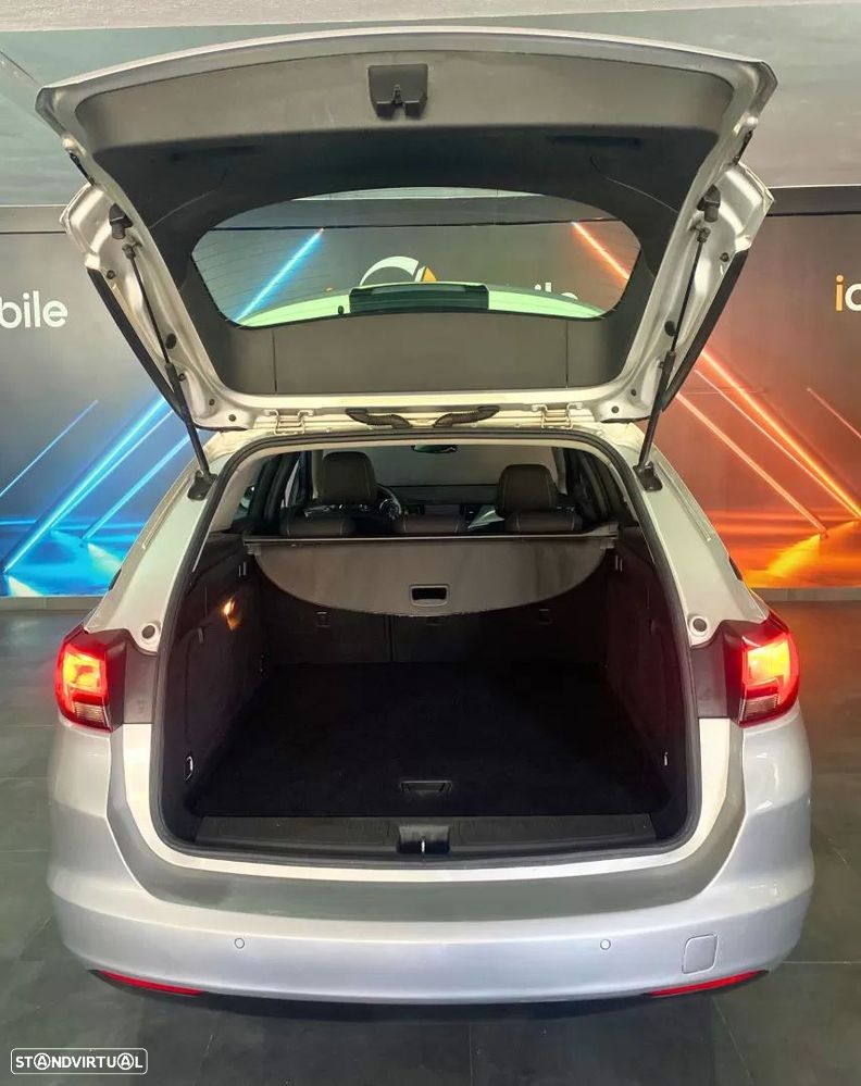 Opel Astra Sports Tourer - 11