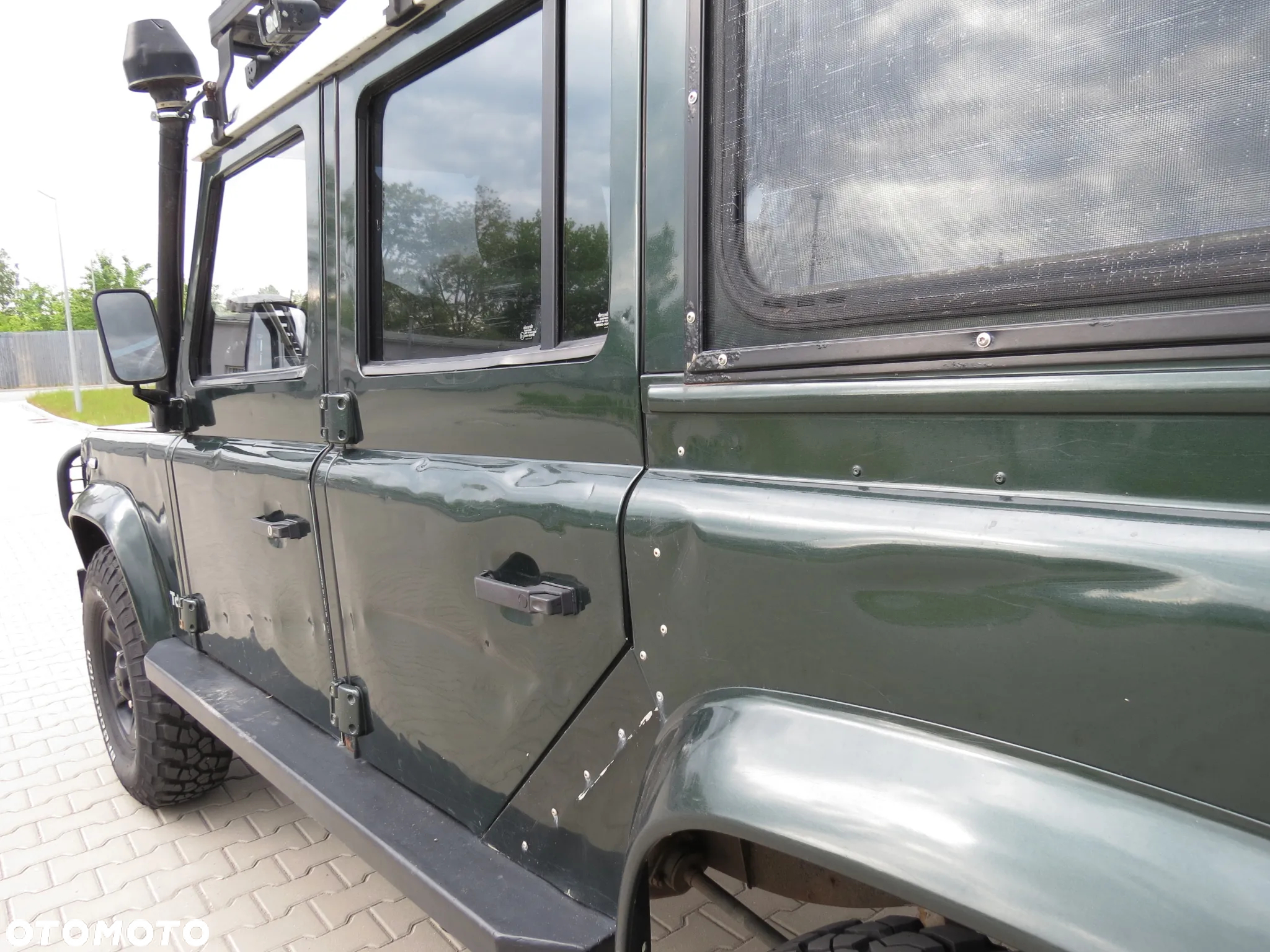 Land Rover Defender - 15