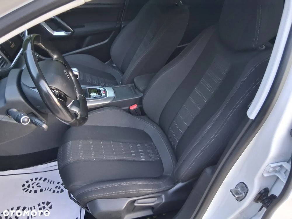 Peugeot 308 SW 1.6 BlueHDi Allure S&S - 11