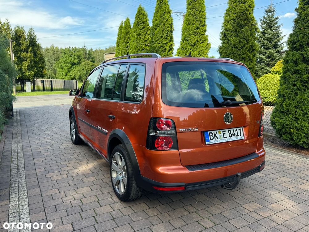 Volkswagen Touran 1.4 TSI Cross - 4