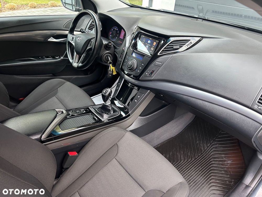 Hyundai i40 Kombi blue 1.6 Family+ - 24