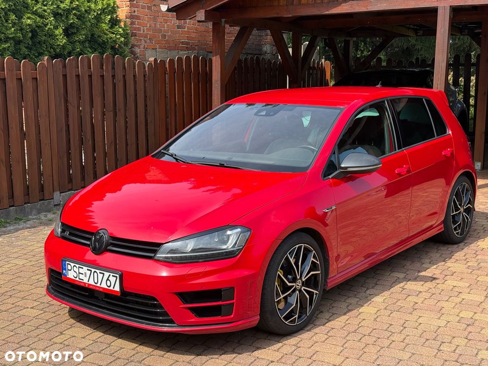 Volkswagen Golf - 1