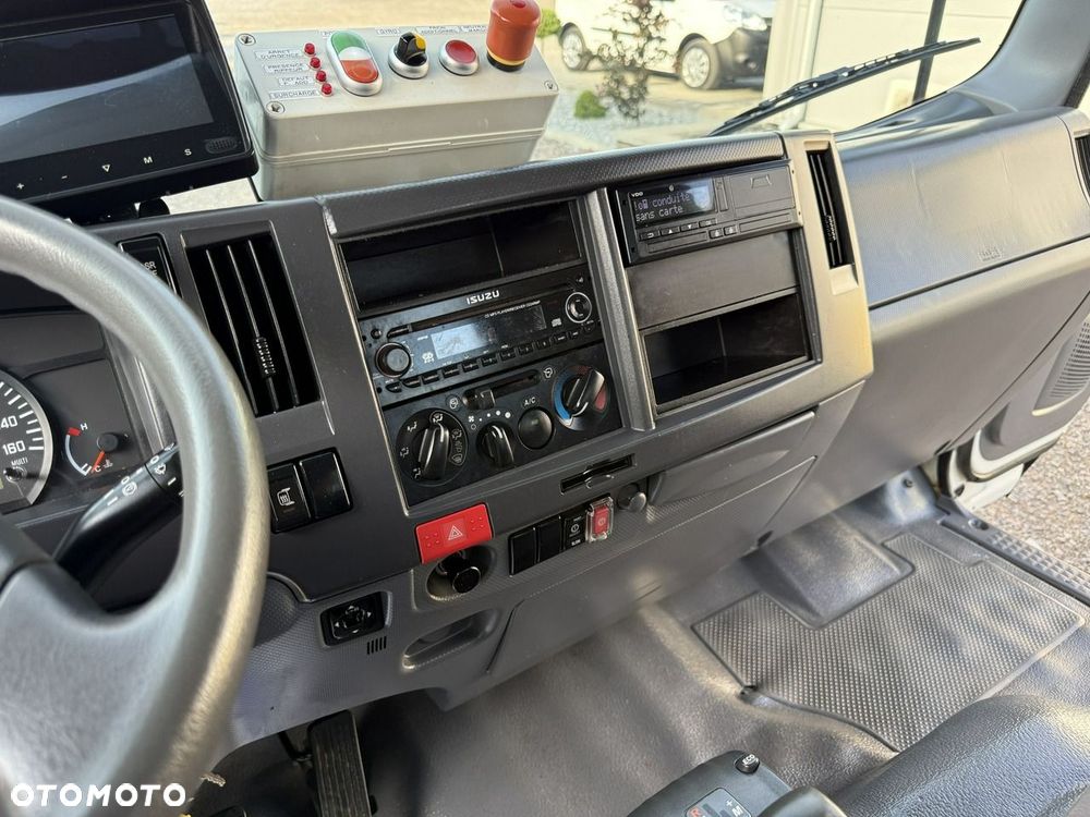 Isuzu P75 - 12