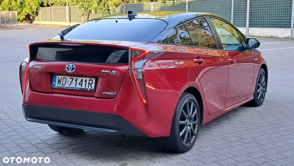 Toyota Prius Hybrid - 4
