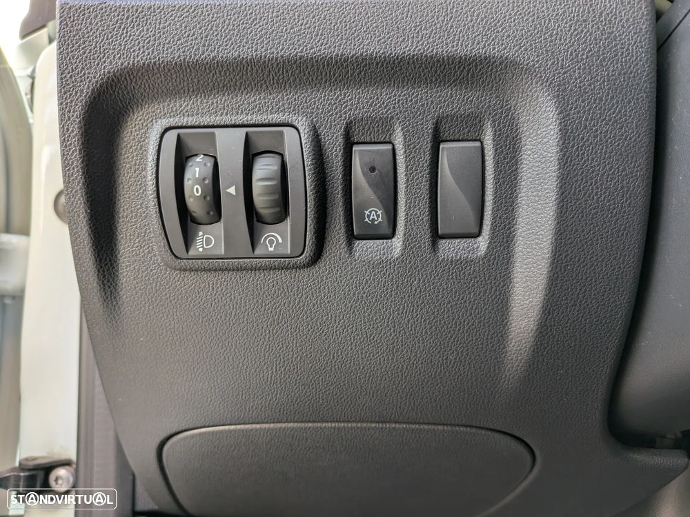 Renault Captur 1.5 dCi Exclusive EDC - 7