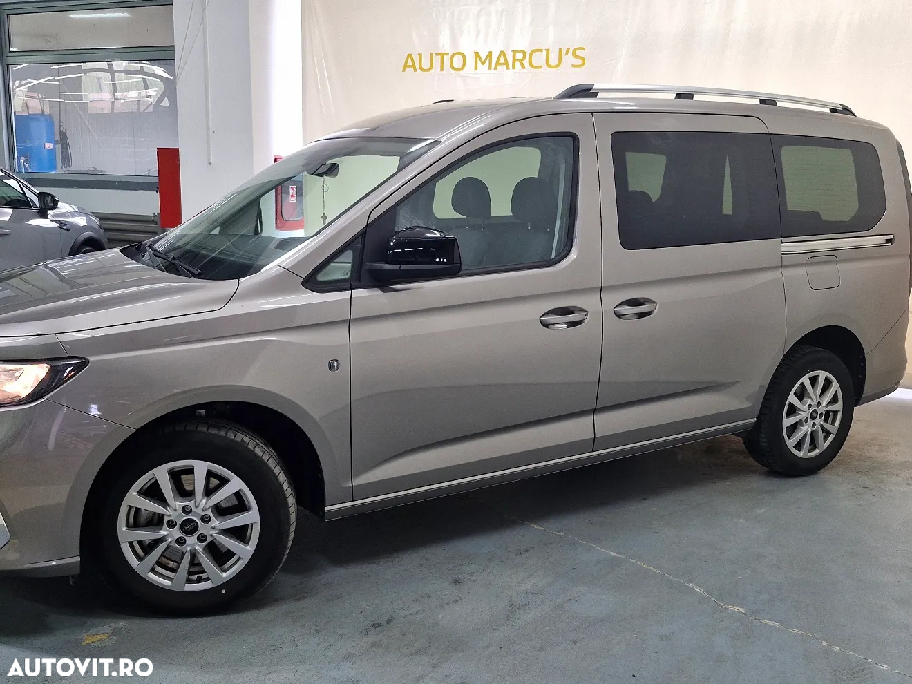 Ford Tourneo Connect 2.0L EcoBlue AWD LWB Titanium - 12