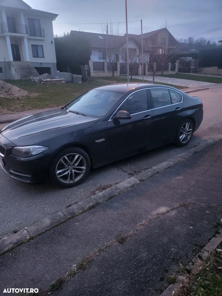 BMW Seria 5 520d xDrive Touring Aut. Luxury Line - 1