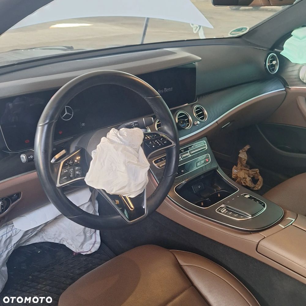 Mercedes-Benz Klasa E 450 4-Matic 9G-TRONIC - 15