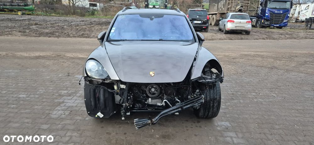 Porsche Cayenne GTS - 2