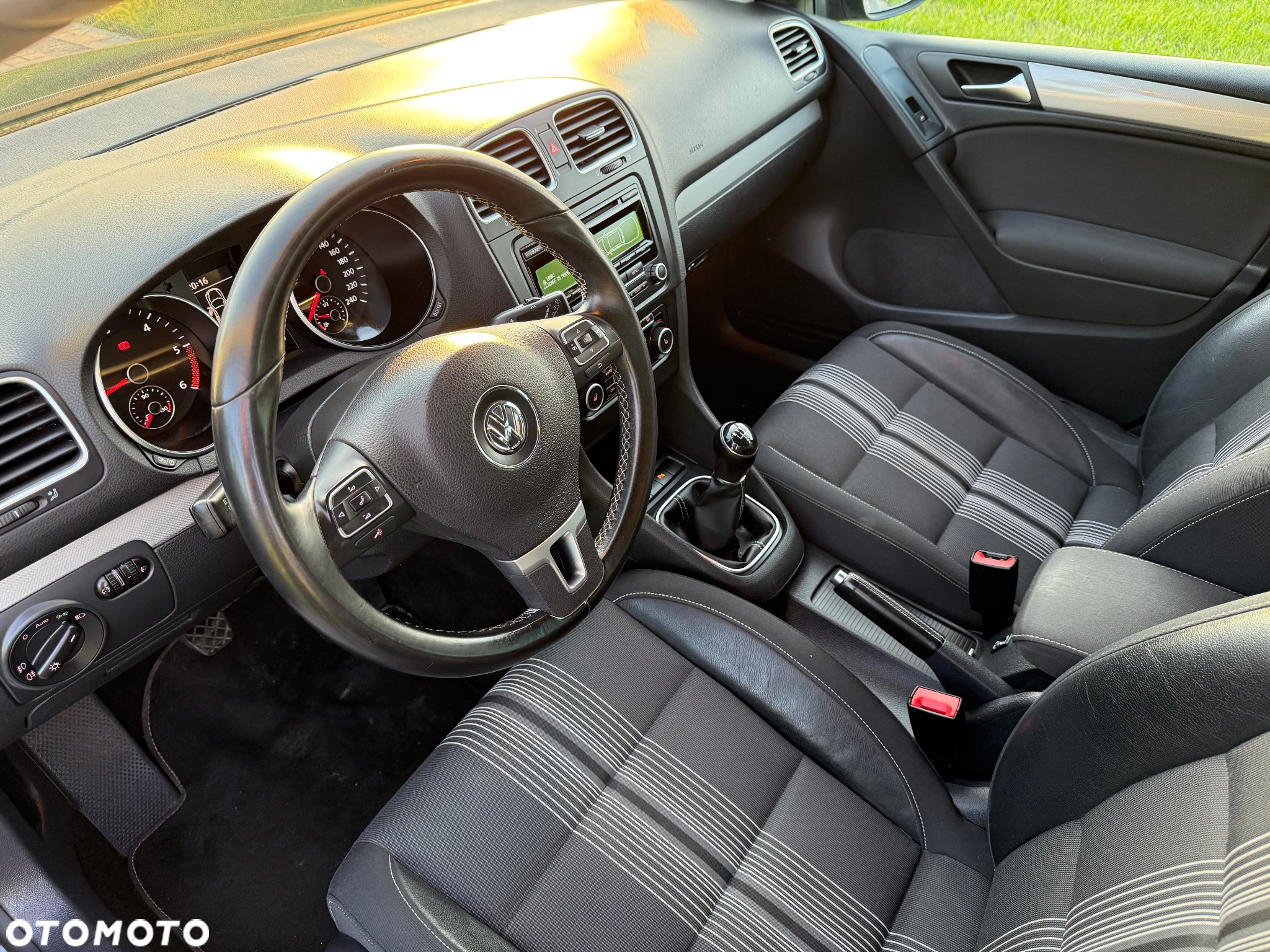 Volkswagen Golf VI 1.6 TDI Comfortline - 14