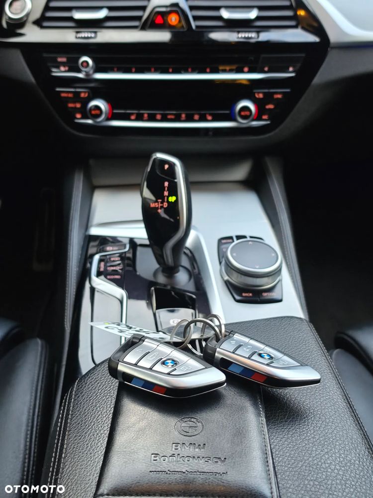 BMW Seria 5 540i xDrive mHEV M Sport sport - 10