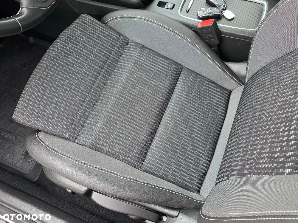 Opel Astra 1.2 Turbo Start/Stop Elegance - 38