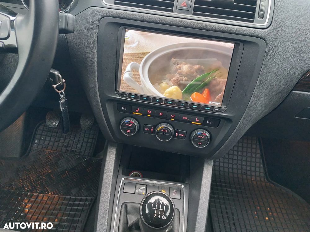 Volkswagen Jetta 1.4 TSI Highline - 17