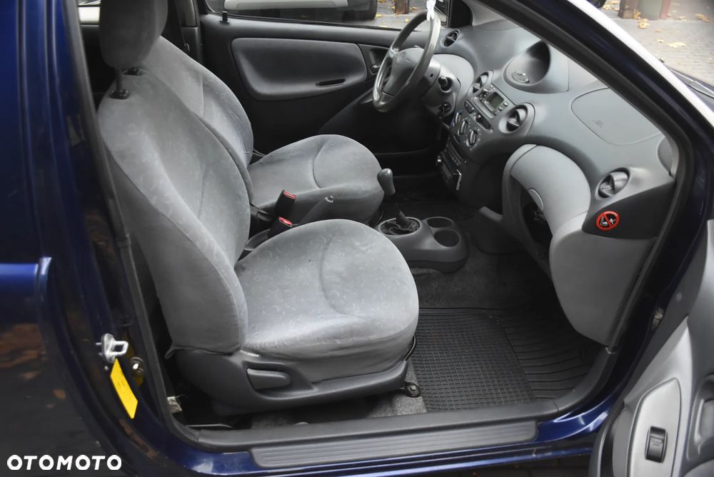 Toyota Yaris 1.0 Terra - 8