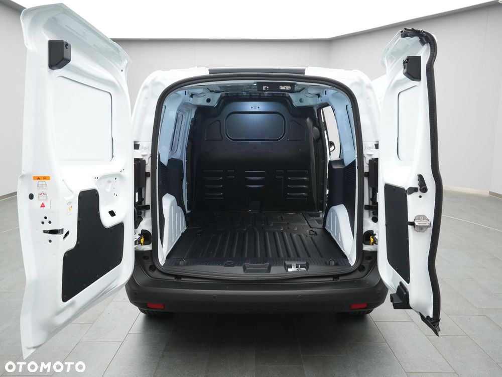 Ford E-Transit Courier Van 136KM Trend - 21