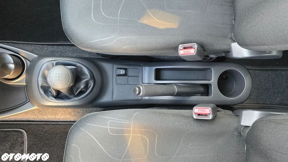 Toyota Yaris - 22