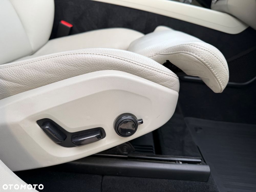 Volvo XC 60 D4 Momentum - 27