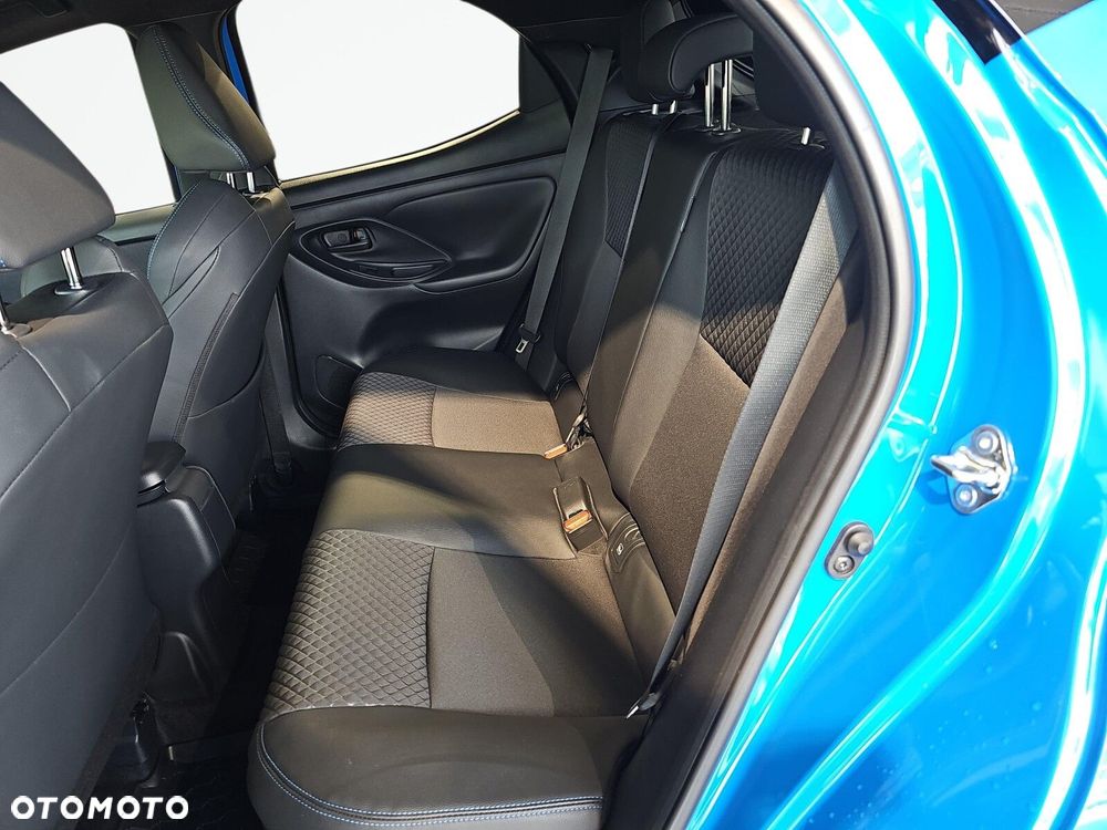 Toyota Yaris - 16