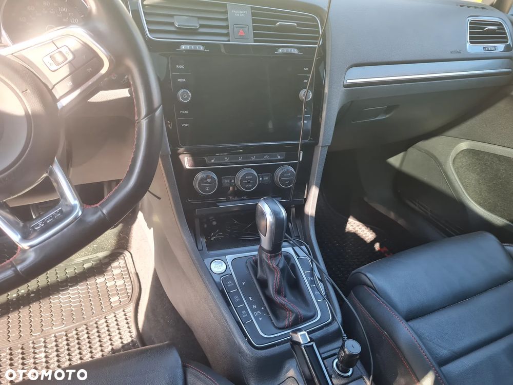 Volkswagen Golf GTI (BlueMotion Technology) DSG Performance - 30