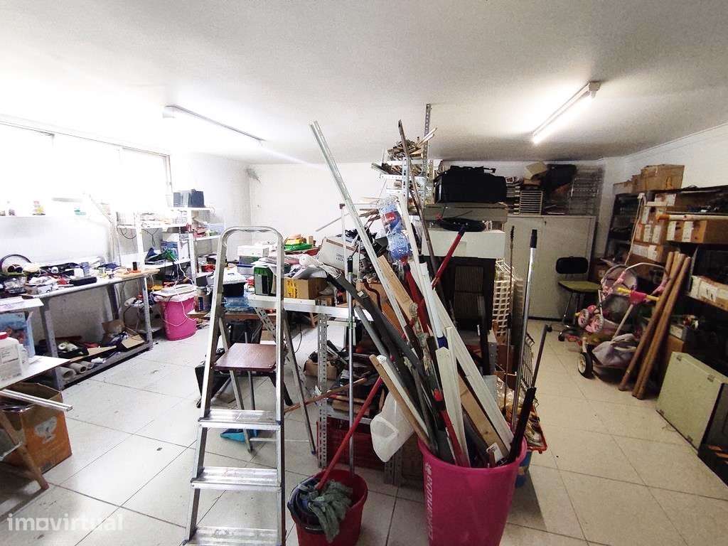 Espaço versátil com 125 m²: ideal para habitação ou serviços - Grande imagem: 2/18